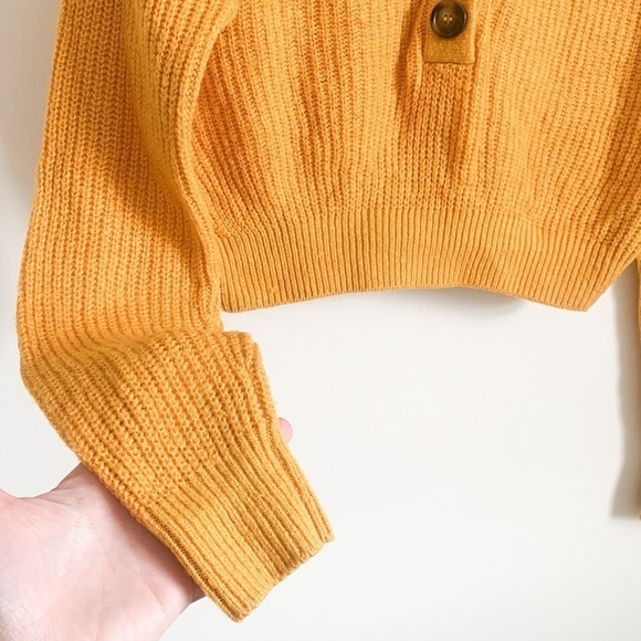 H&M DIVIDED Marigold Yellow Cropped Pullover V Neck Sweater small - Picture 3 of 7
